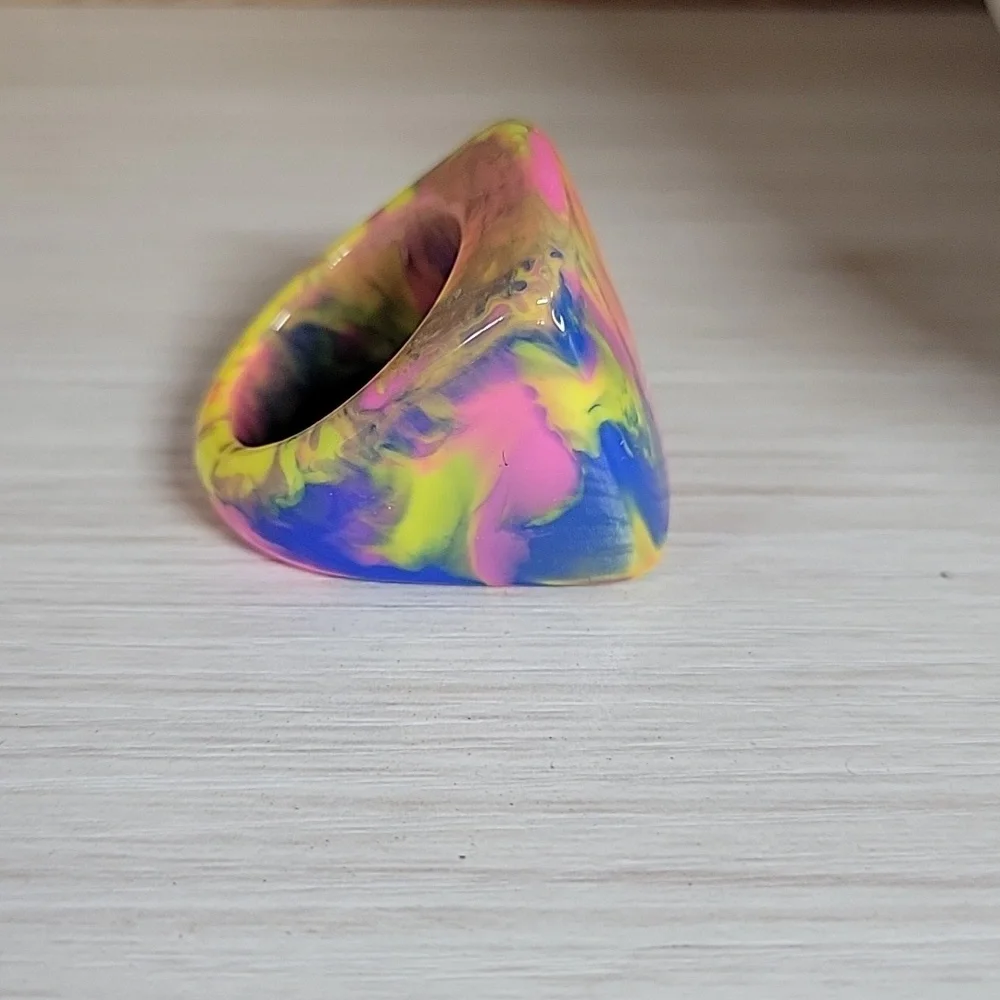 NEON TIE DYE SWIRL RING, METAL FREE